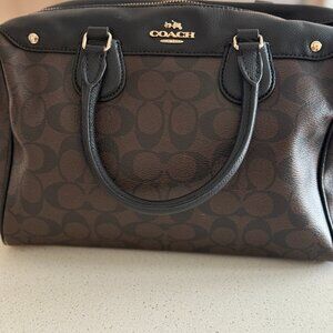 Signature Crossbody